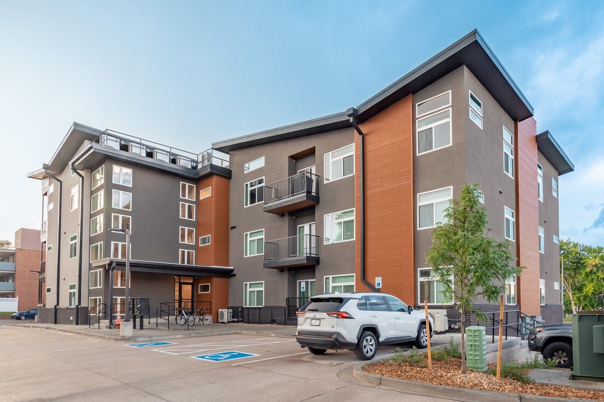 Sunset Apartments Longmont, CO 5